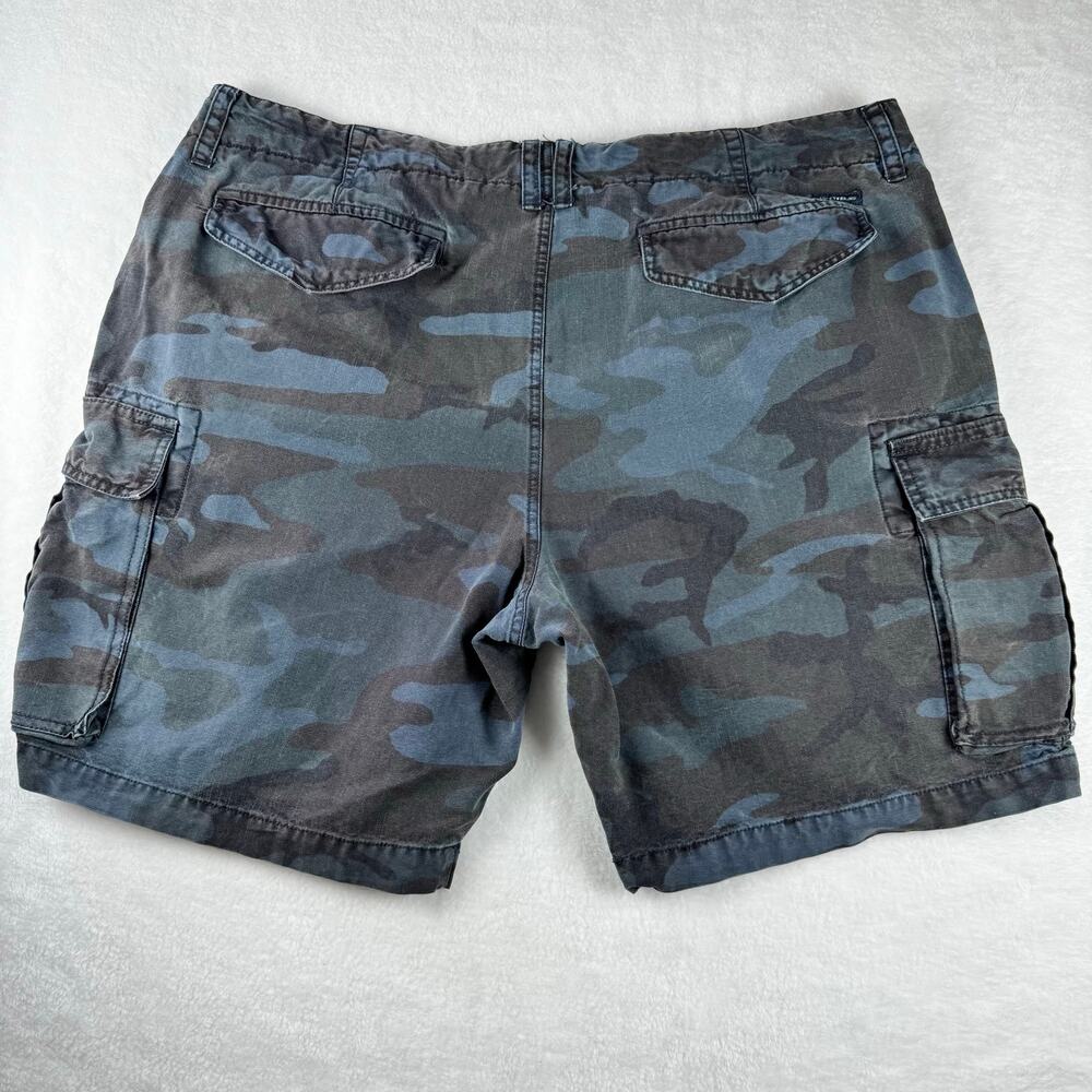 Lucky Brand Men’s Camo Cargo Shorts Size 38 Blue Gray Streetwear Utility - Picture 3 of 11
